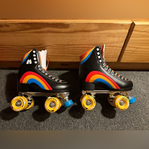 Moxie Rainbow riders roller skates - Picture 2 of 8